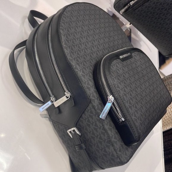 Michael Kors Jaycee Large Zip Pocket Backpack Black - Picture 7 of 16